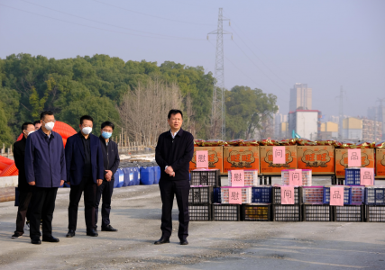 市委常委、副市長肖云走訪慰問丹霞路項目一線工人