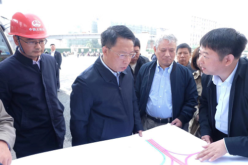 南昌市委副書記、市長劉建洋視察洪都大道快速化改造工程