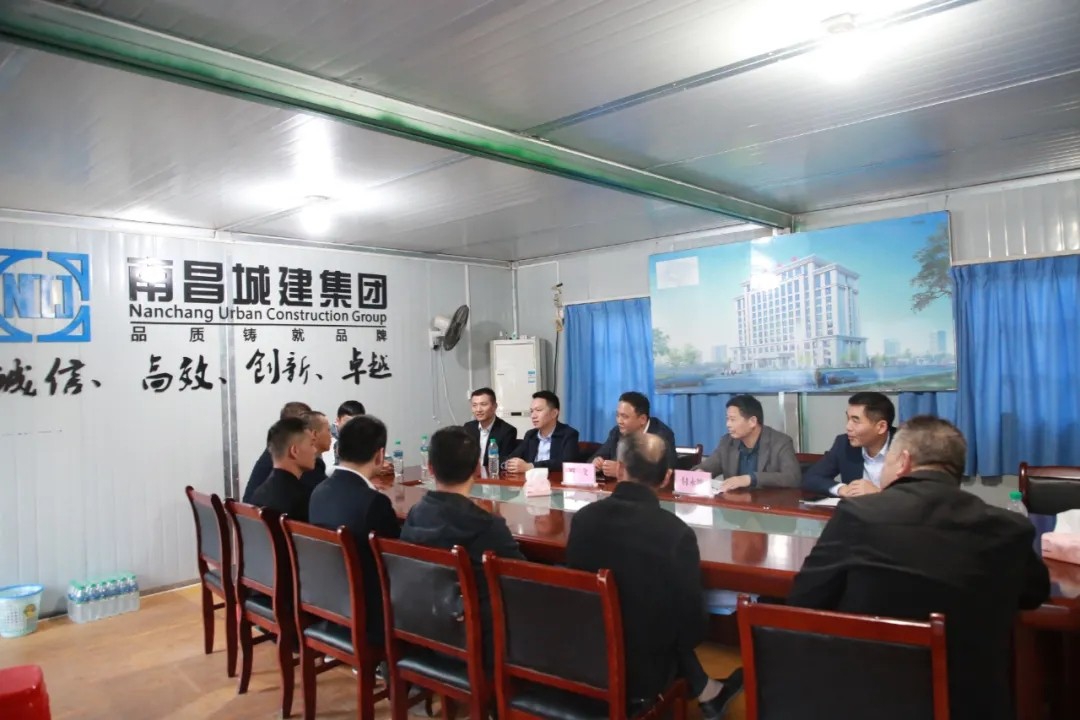 南昌城投集團人武部開展傳承軍人精神，做集團建設發(fā)展的“排頭兵”座談會